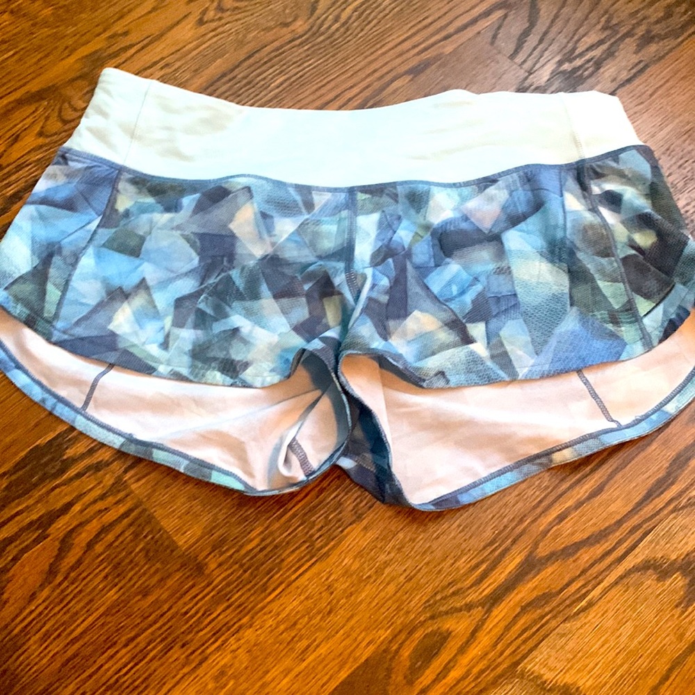 Size 6 lulu shorts